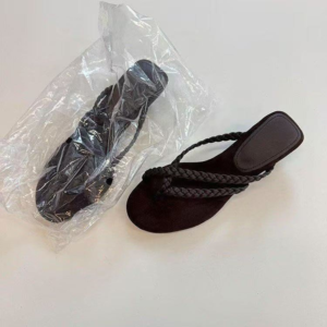 Geweven sandalen met één bandje in Franse resortstijl, zomerslippers met platte neus en vintage damesslippers