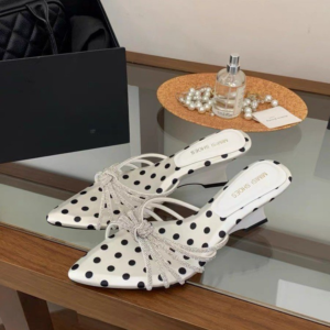 Lente zomer nieuwe open teen puntige teen sleehak pantoffels, gedraaide strass dunne riem fee stijl elegante sandalen