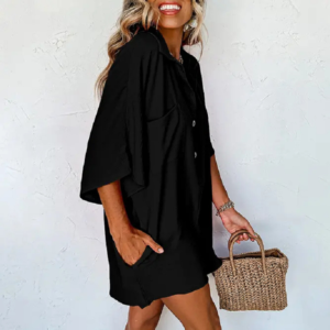 Losvallende zomerjumpsuit met halve mouwen en knopen