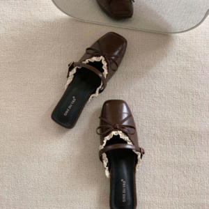 Vintage Franse vierkante teen blokhak laag uitgesneden dia's, nieuwe zomer verhogende zachte zool slippers met één bandje voor jurken