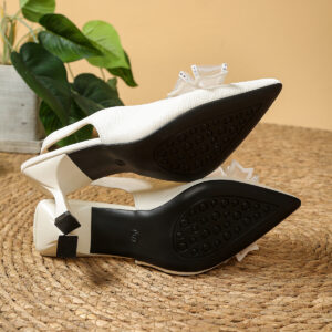 Nieuwe zomer Franse gesloten teen sandalen, boog decor comfortabele effen kleur stiletto hoge hakken dames puntige ondiepe mond pompen