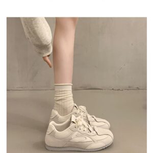 Nieuwe zomer platte Duitse sneakers voor dames, dunne ademende casual skate-sneakers van mesh, populaire schoenen