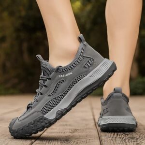 Vier seizoenen ademende werksneakers van mesh voor heren, vrijetijdsschoenen voor buiten met zolen met bandenpatroon