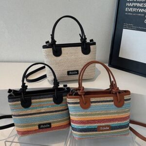 Zomervakantie strandtas van stro en crossbodytas