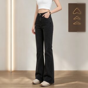 Effen zwart gewassen denim jeans met bell bottom, stretch flare jeans voor dames met hoge taille