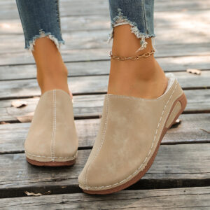 Cross-border Women's Thick-soled Mules Foreign Trade Autumn New Large Size Round-toe Plush Wedge Slippers Wholesale