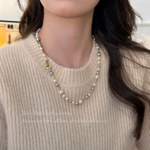 Vintage Autumn And Winter Sweater Chain Long Luxury Niche Pearl Necklace Women's Elegant High-End Fashion Y-Shaped Chain Trend